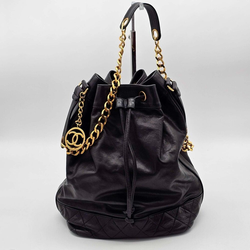 CHANEL Leather Shoulder Bag 783-042525